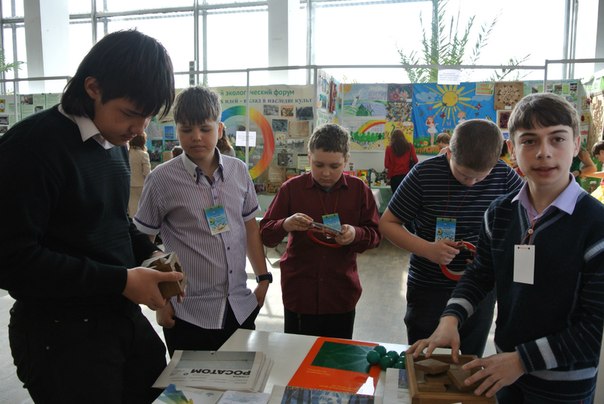 Фото к 9 апреля 2014 года Информационный центр стал участником и партнером XII Областного экологического форума школьников. 